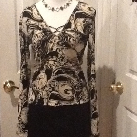 BCBG printed long sleeve shirt, size small - Picture 1 of 3